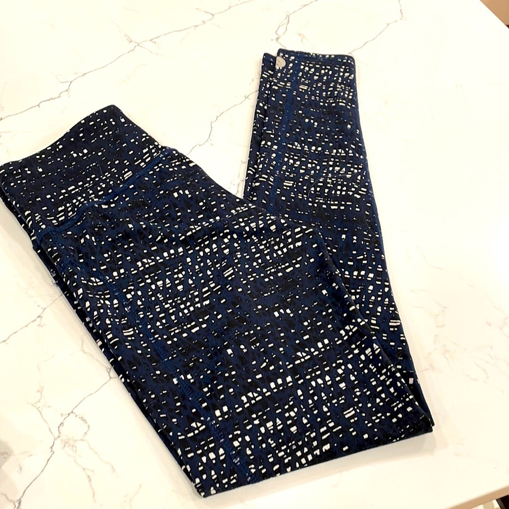 NWOT Threads For Thought Leggings